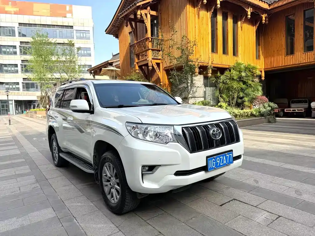 Toyota Prado — фото 3