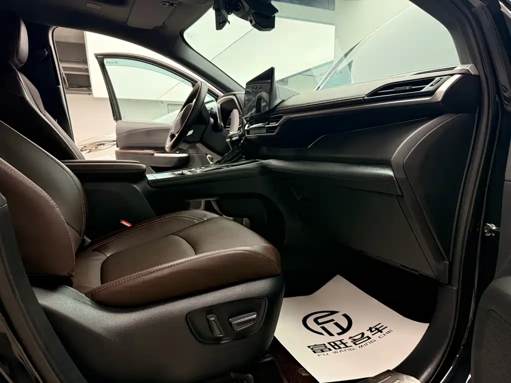 Toyota Granvia — фото 14