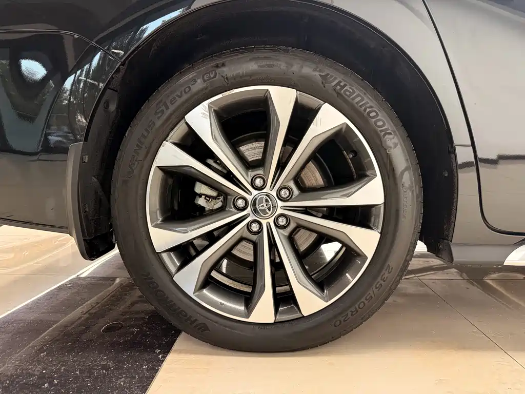 Toyota Granvia — фото 20