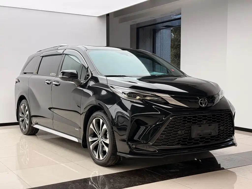 Toyota Granvia — фото 3