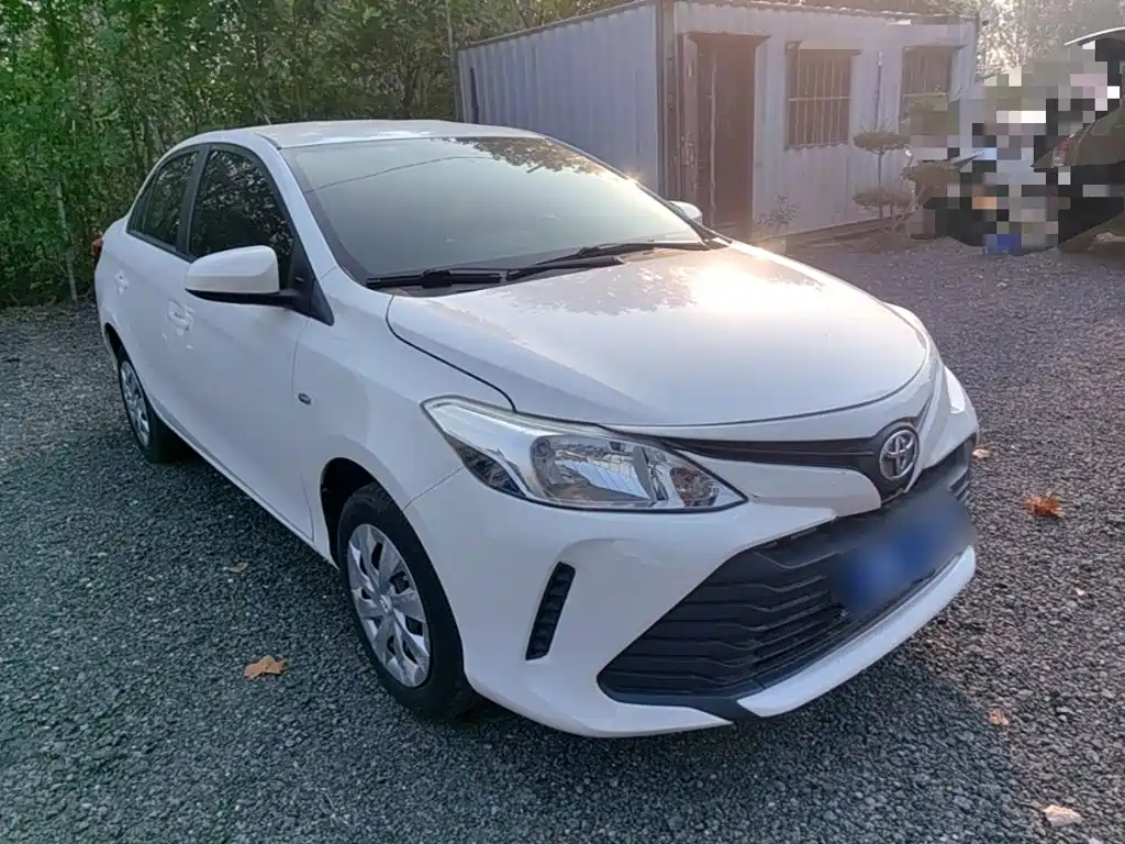 Toyota Vios — фото 3