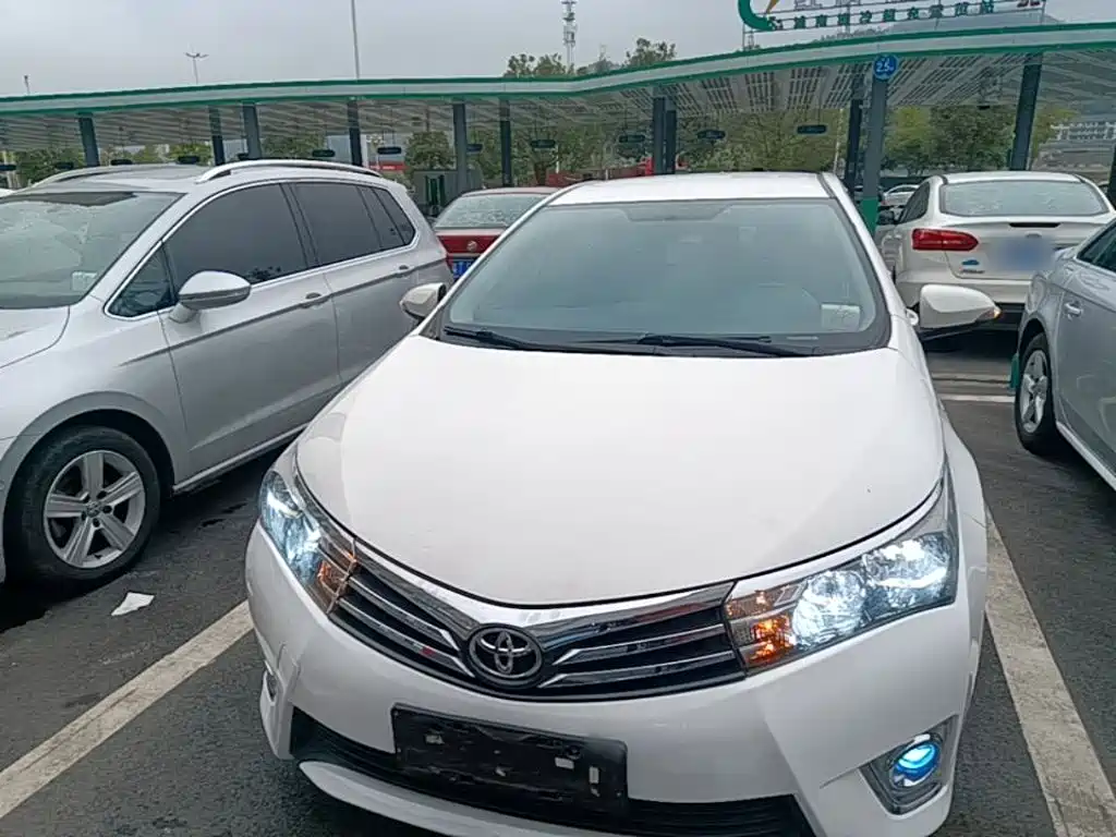 Toyota Corolla — фото 2