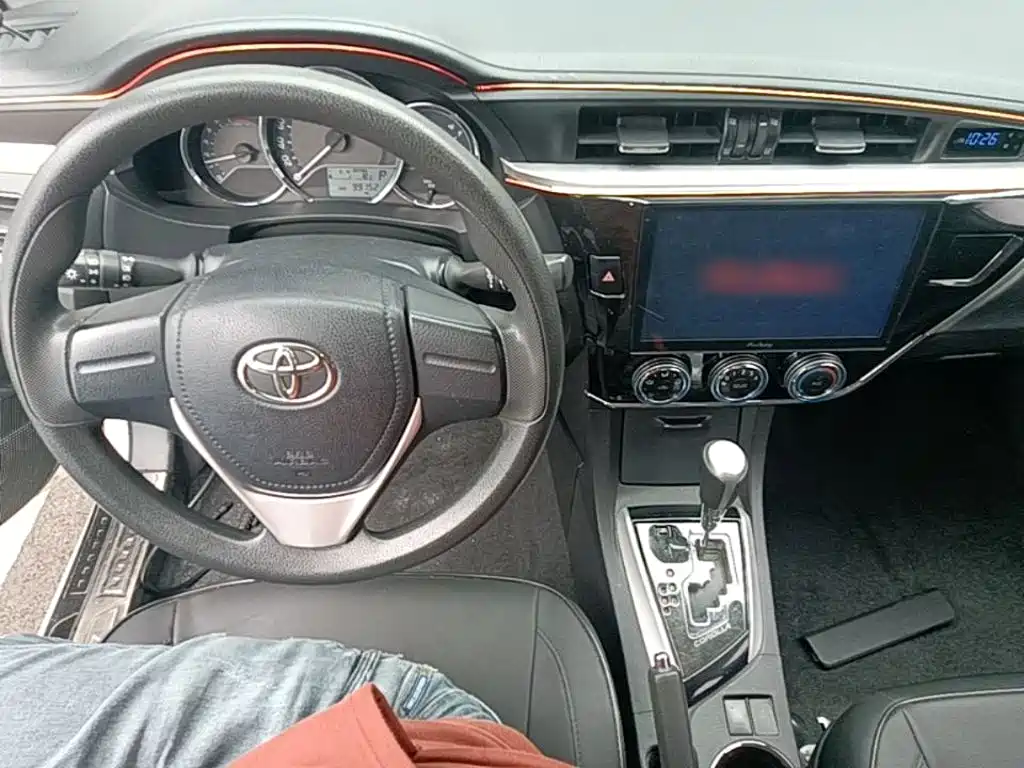 Toyota Corolla — фото 9