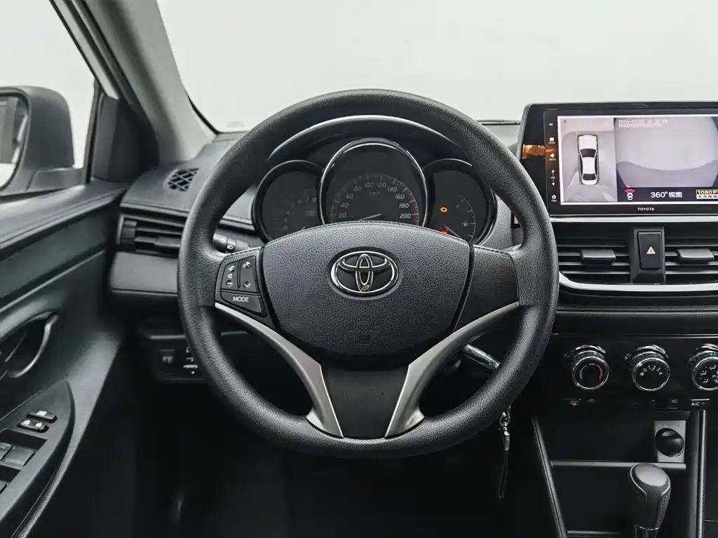 Toyota Vios — фото 11
