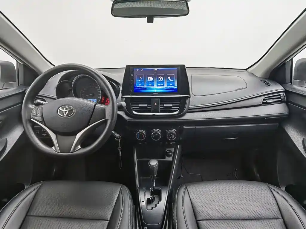 Toyota Vios — фото 5