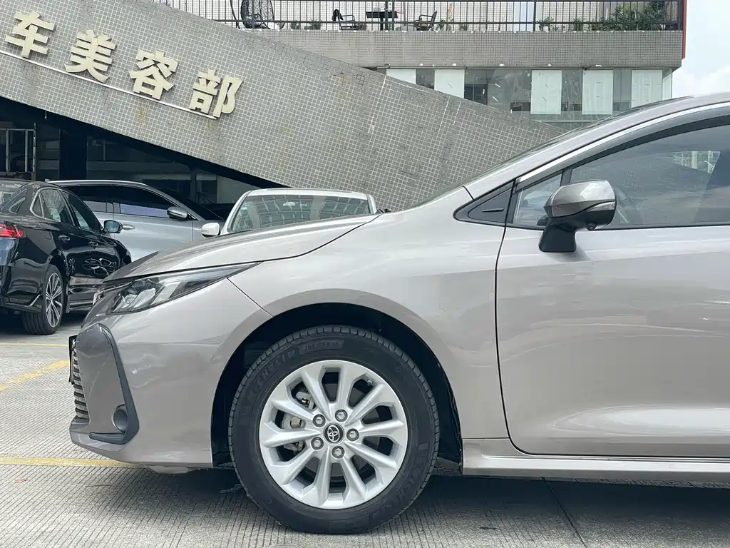 Toyota Corolla — фото 6