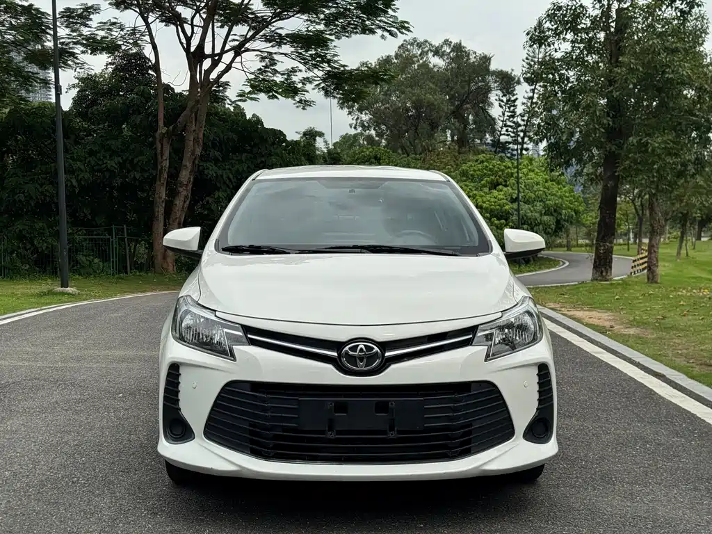 Toyota Vios — фото 2