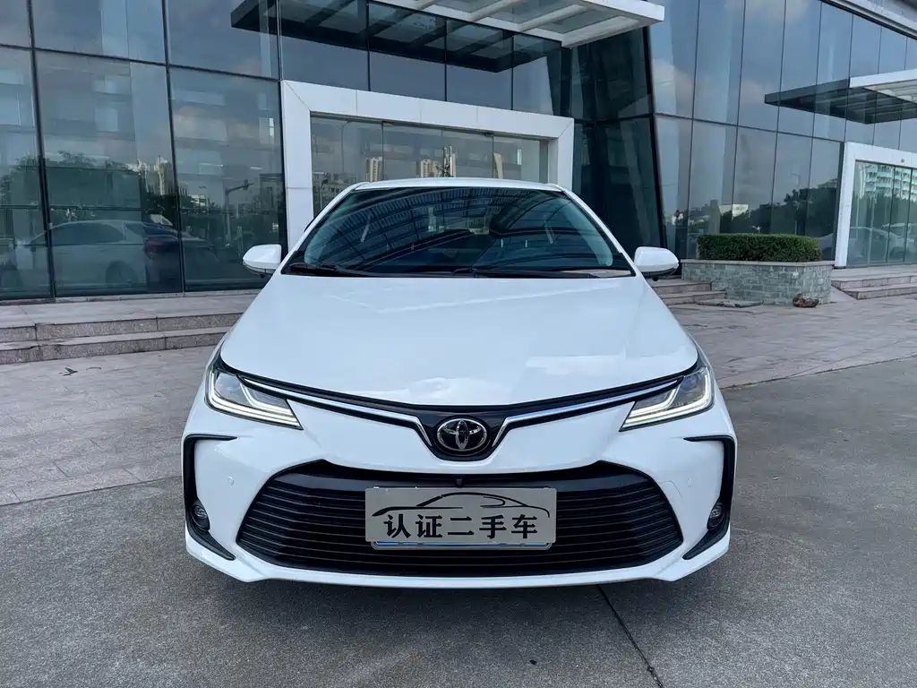 Toyota Corolla — фото 2