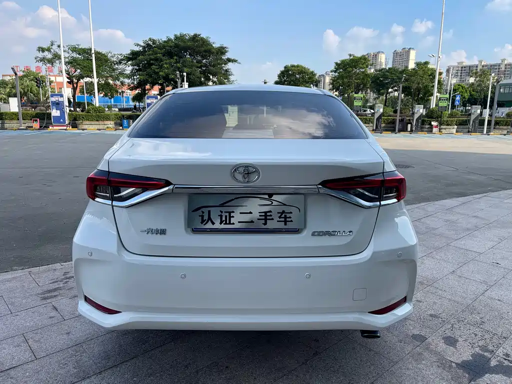 Toyota Corolla — фото 3