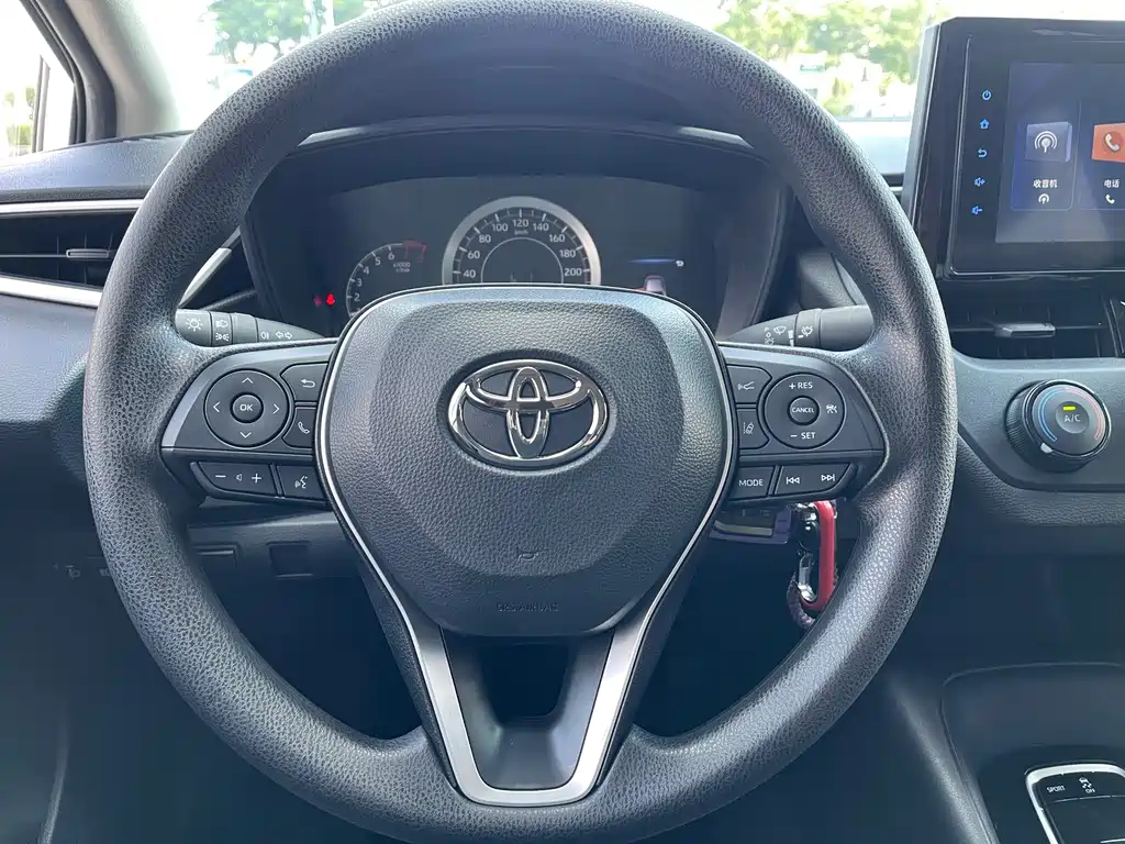 Toyota Corolla — фото 5