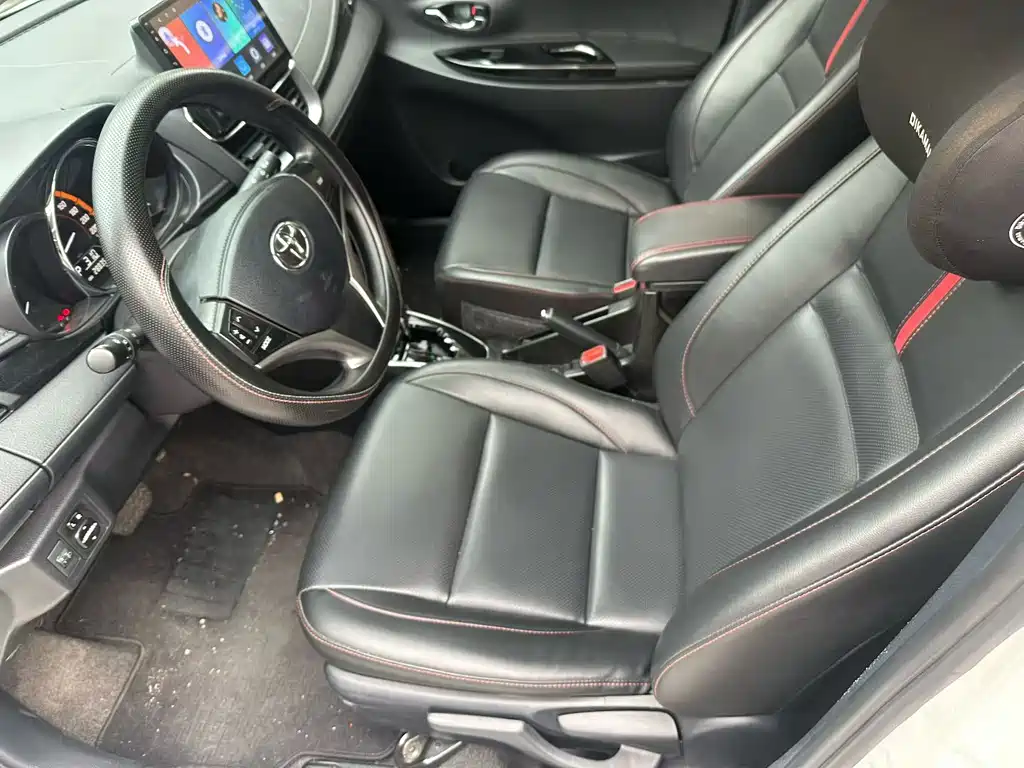Toyota Yaris L — фото 4