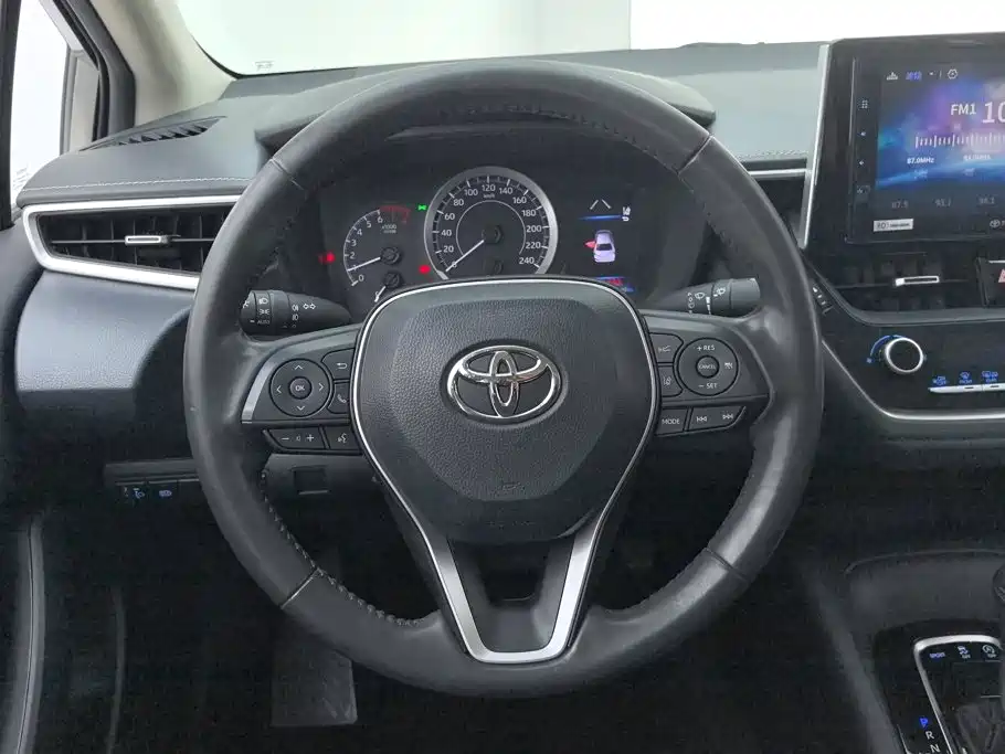 Toyota Corolla — фото 15