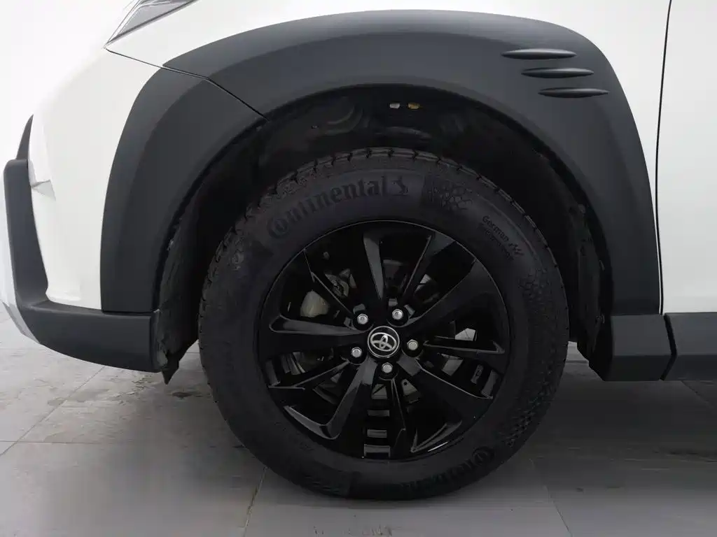 Toyota RAV4 — фото 17