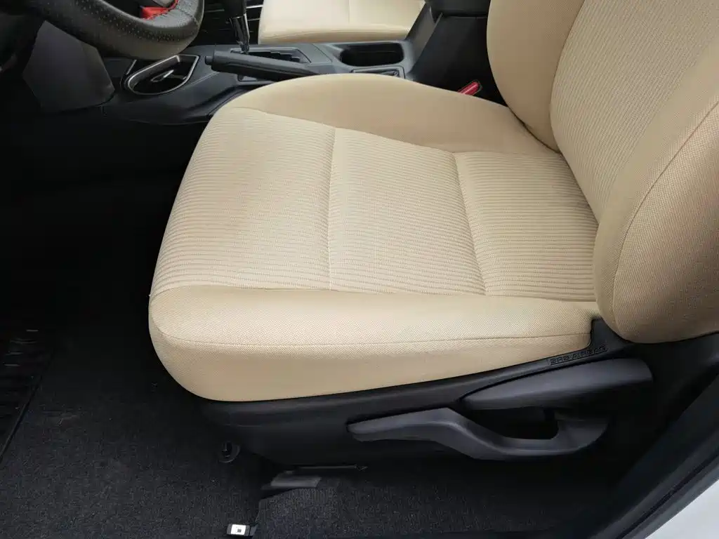 Toyota RAV4 — фото 20