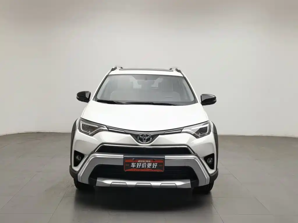 Toyota RAV4 — фото 3