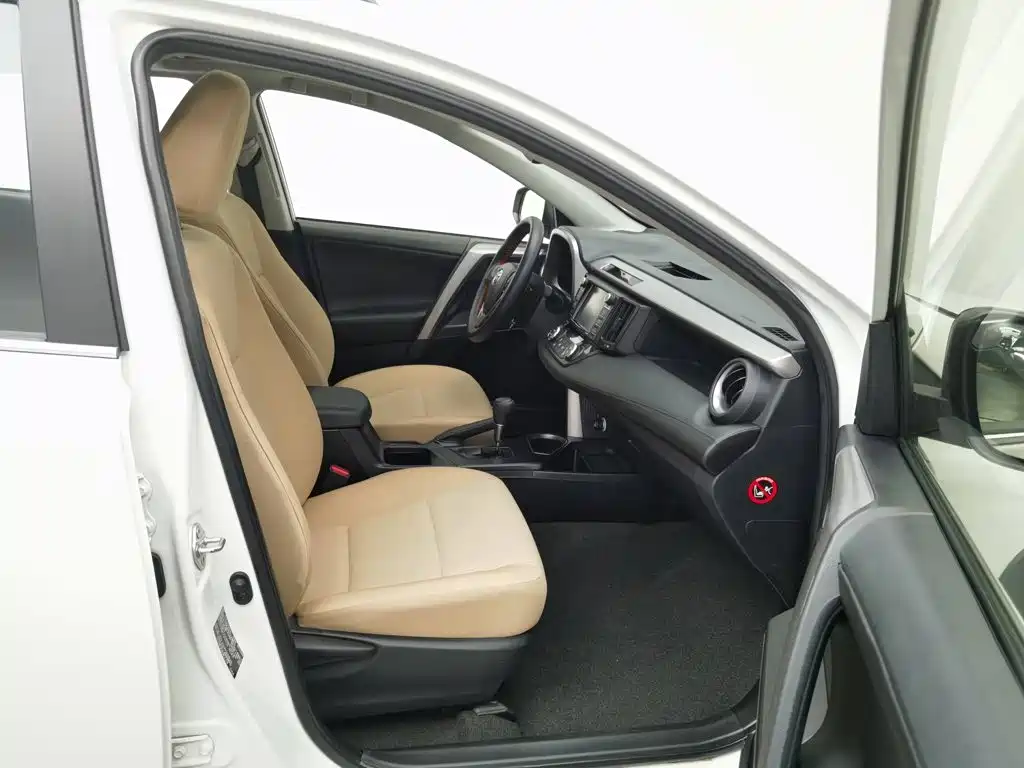 Toyota RAV4 — фото 23