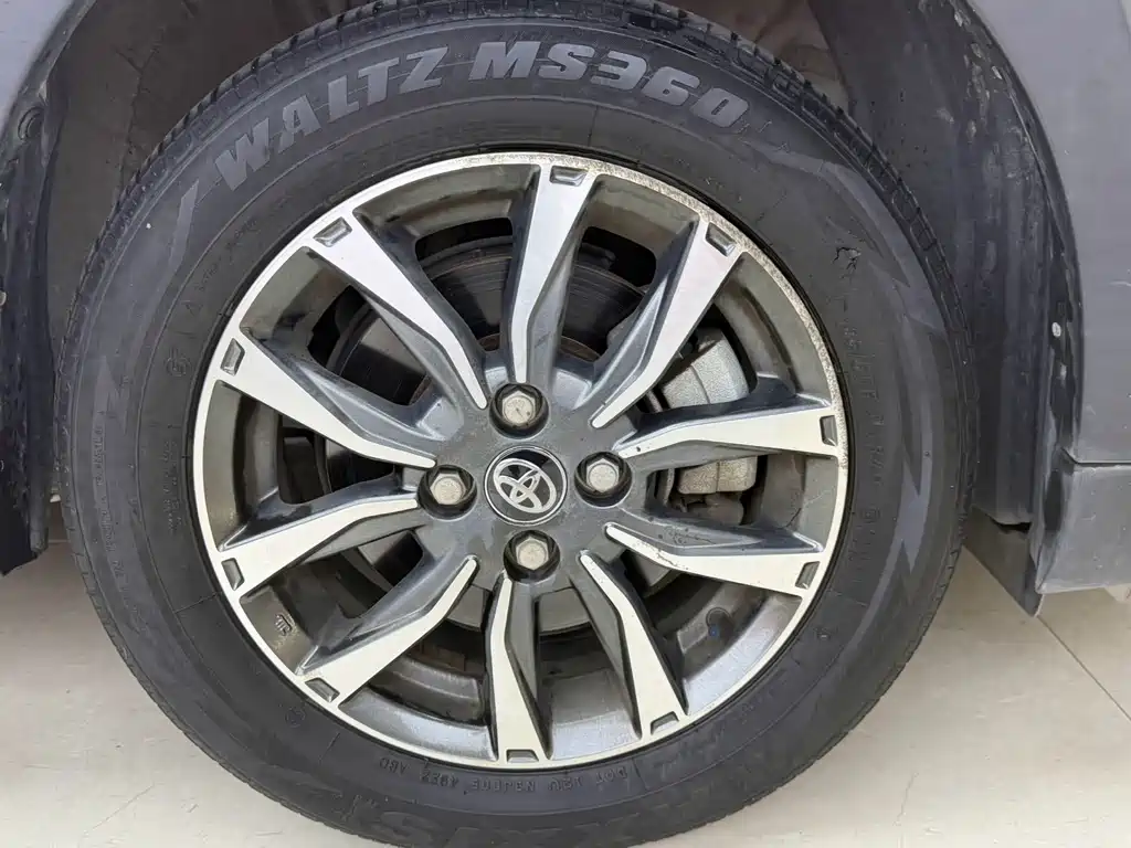 Toyota Yaris L — фото 22