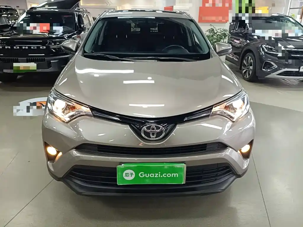 Toyota RAV4 — фото 2