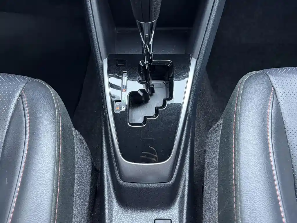 Toyota Yaris L — фото 14