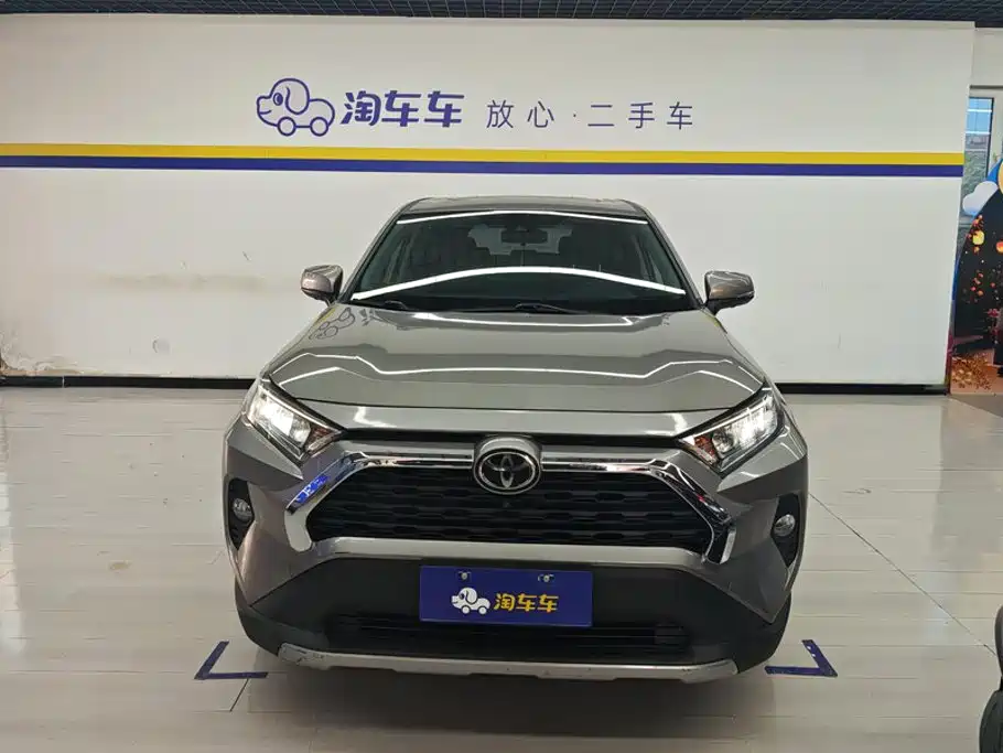 Toyota RAV4 — фото 2