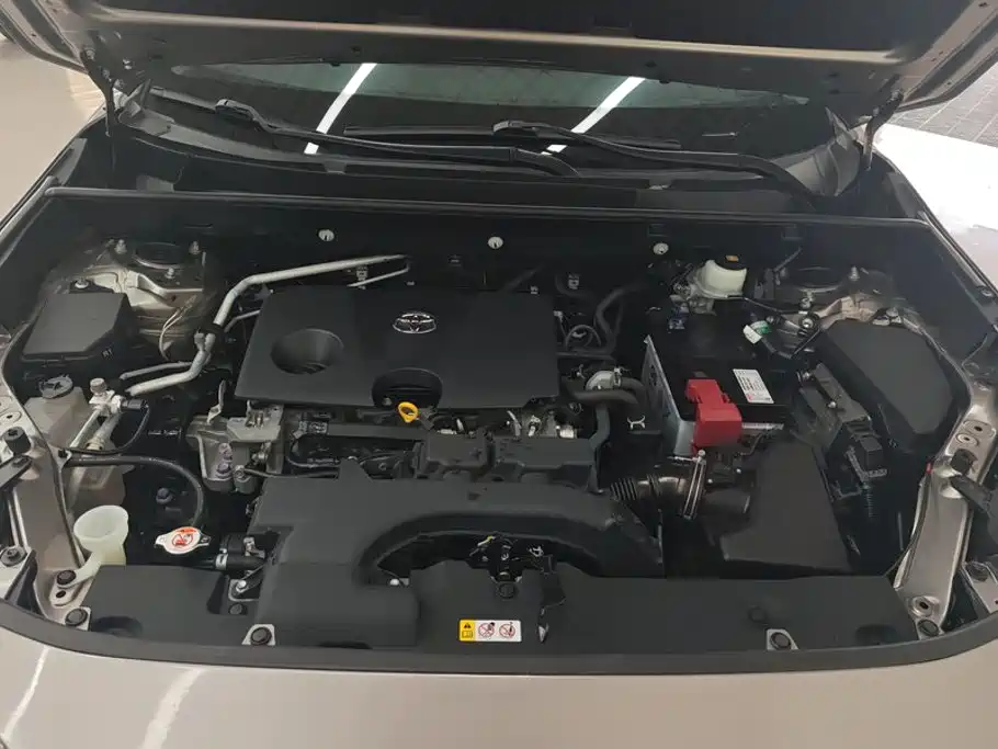 Toyota RAV4 — фото 10