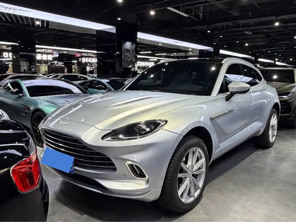 Aston Martin DBX