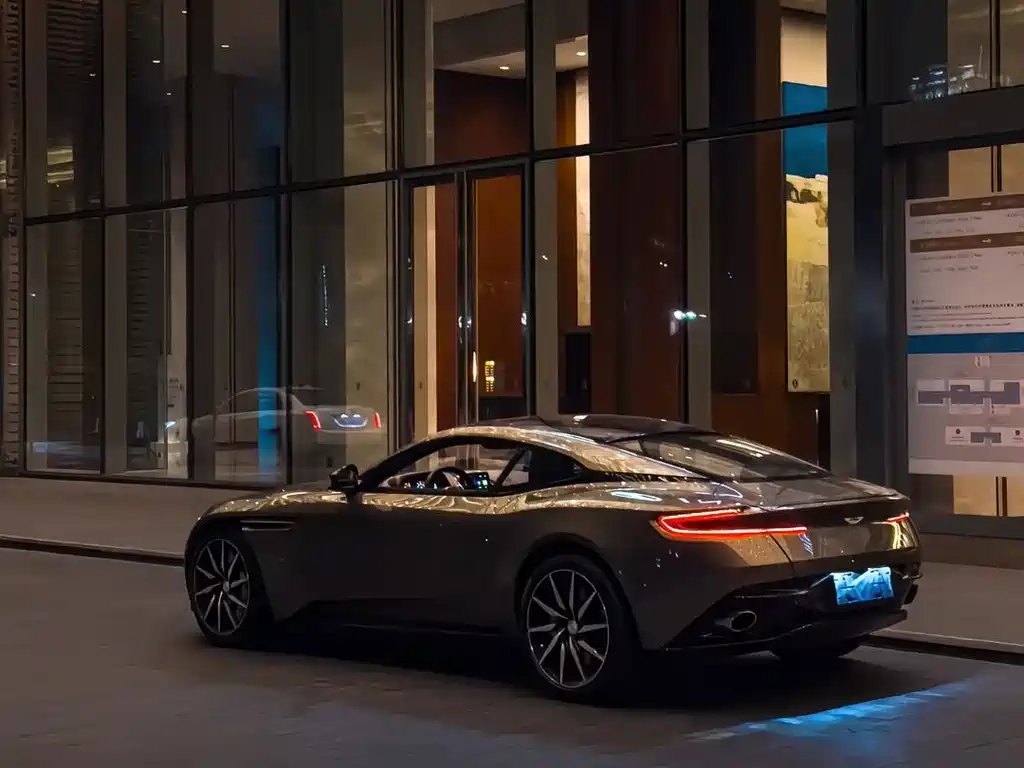 Aston Martin DB11 — фото 3