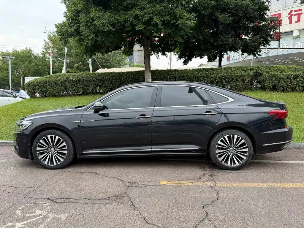 Volkswagen Passat — фото 3