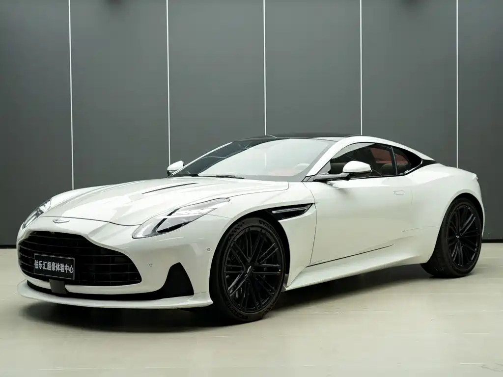 Aston Martin DB12 — фото 2