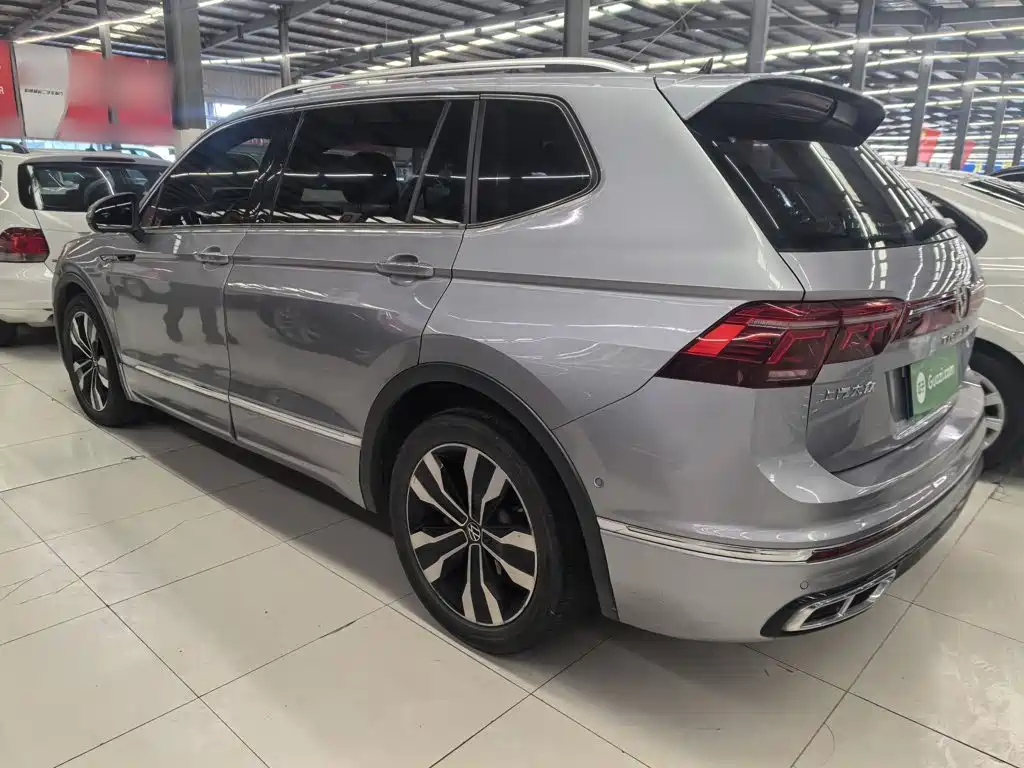 Volkswagen Tiguan L — фото 6