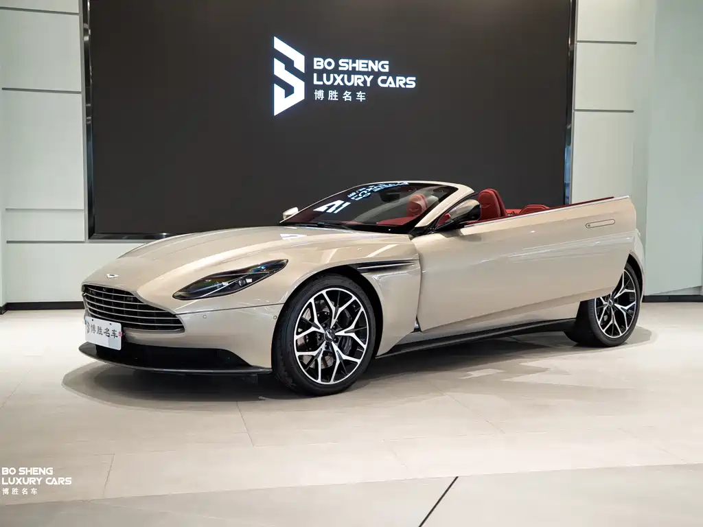 Aston Martin DB11 — фото 17