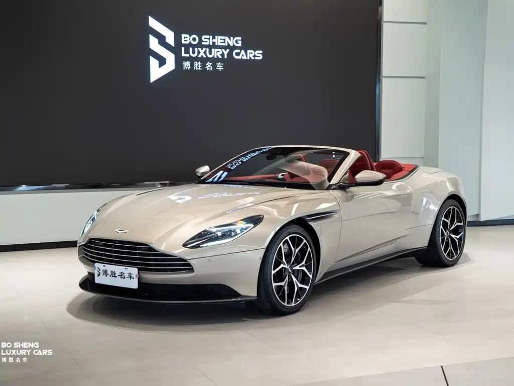 Aston Martin DB11 — фото 31