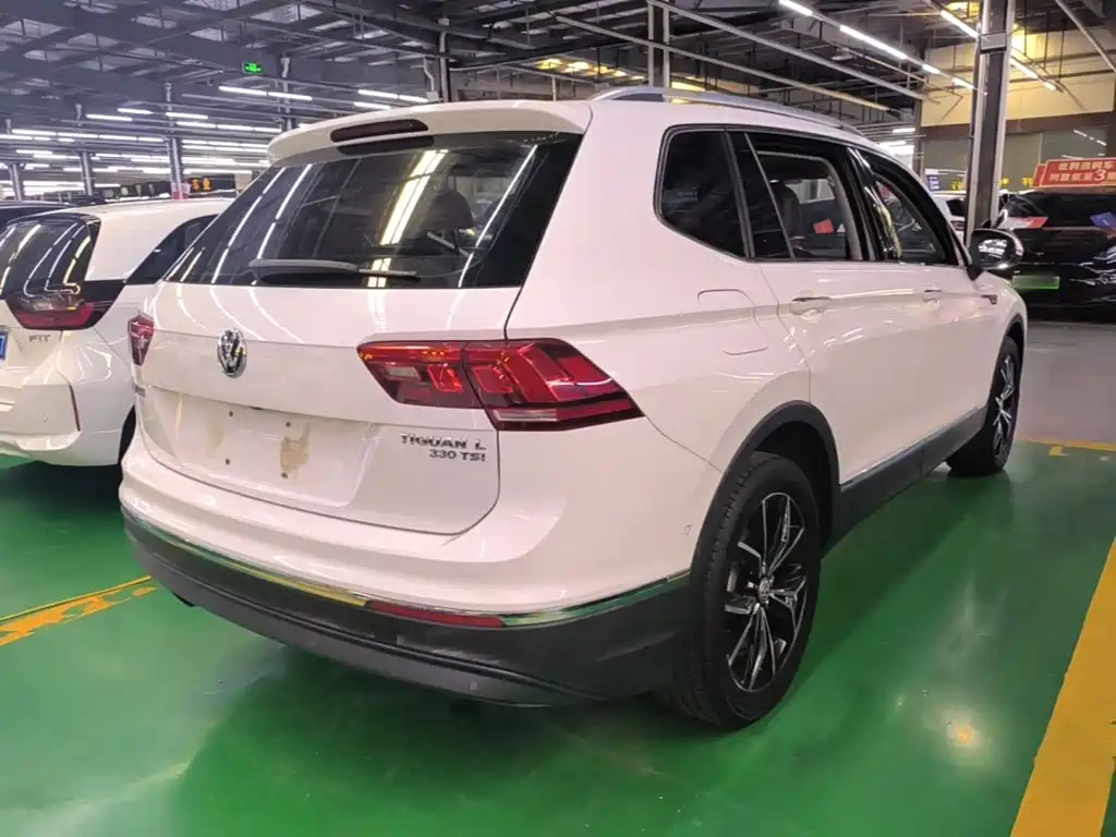 Volkswagen Tiguan L — фото 6