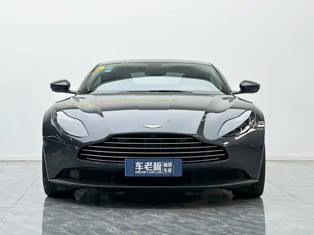 Aston Martin DB11 — фото 2