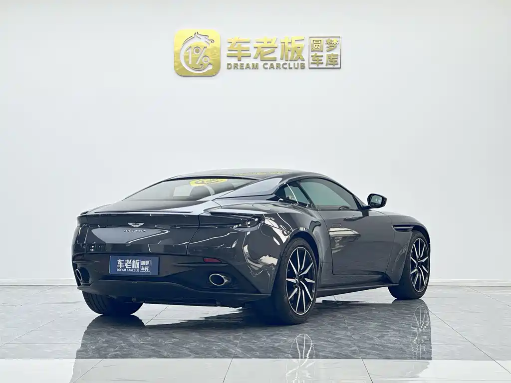 Aston Martin DB11 — фото 4