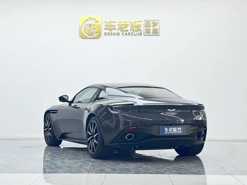 Aston Martin DB11 — фото 6