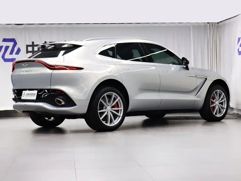 Aston Martin DBX — фото 3