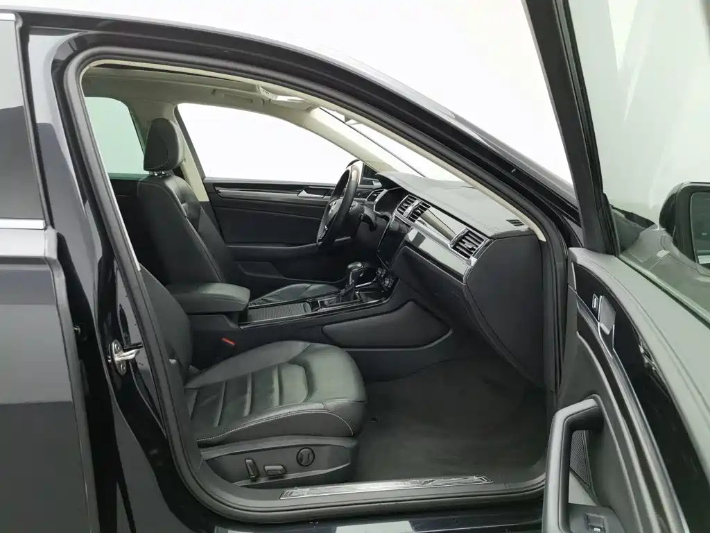 Volkswagen Phideon — фото 23