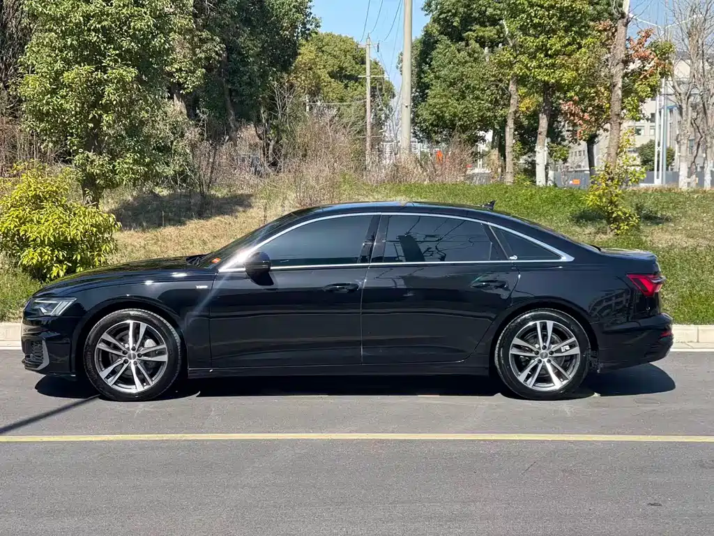 Audi A6L — фото 10