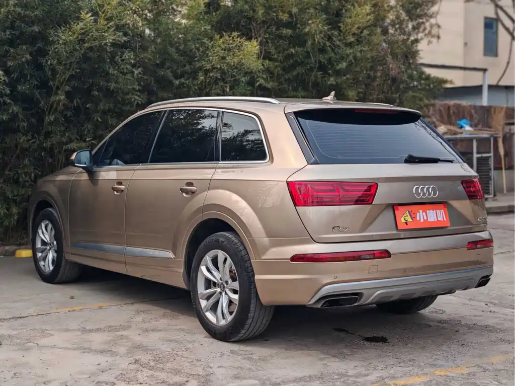 Audi Q7 — фото 6