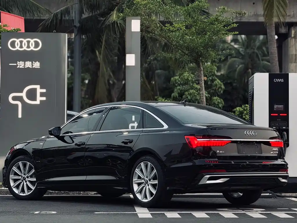 Audi A6L — фото 17