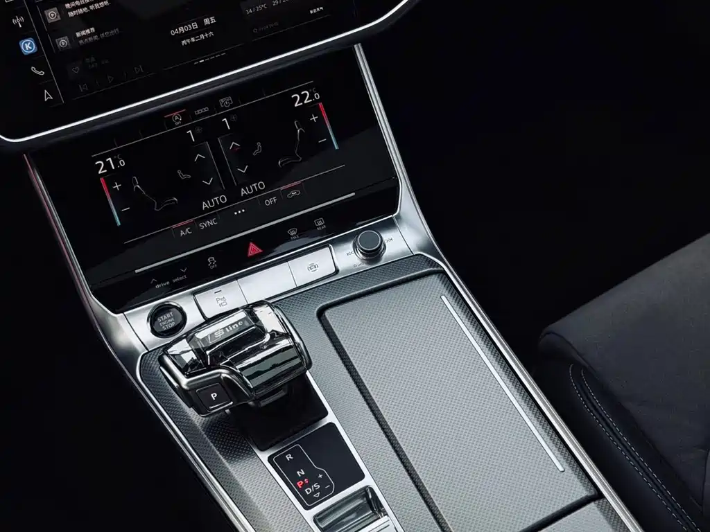 Audi A6L — фото 7