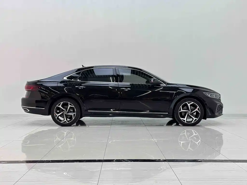 Volkswagen Passat — фото 7