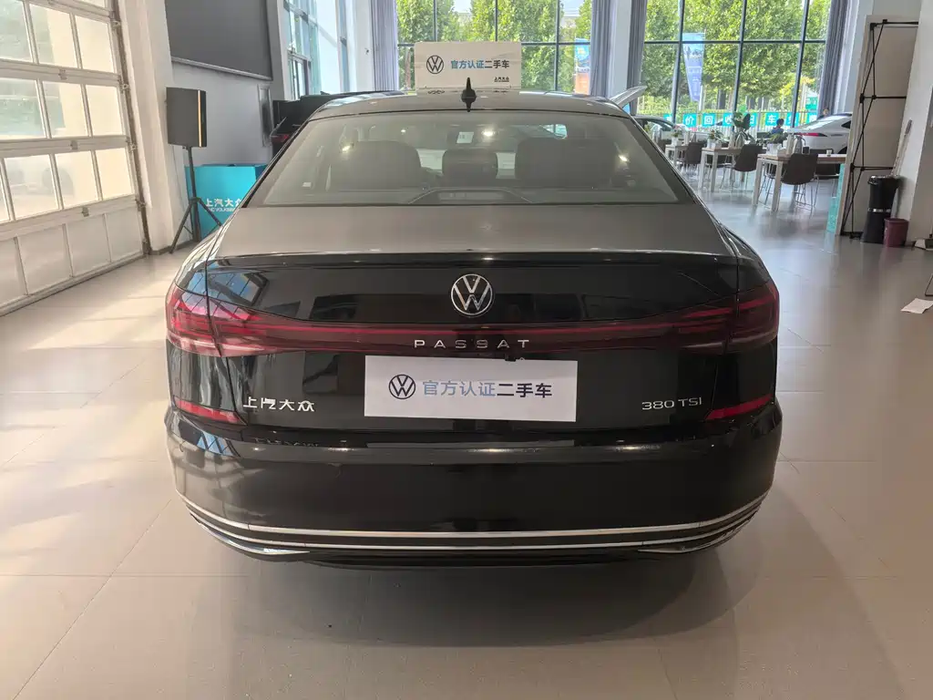 Volkswagen Passat — фото 15