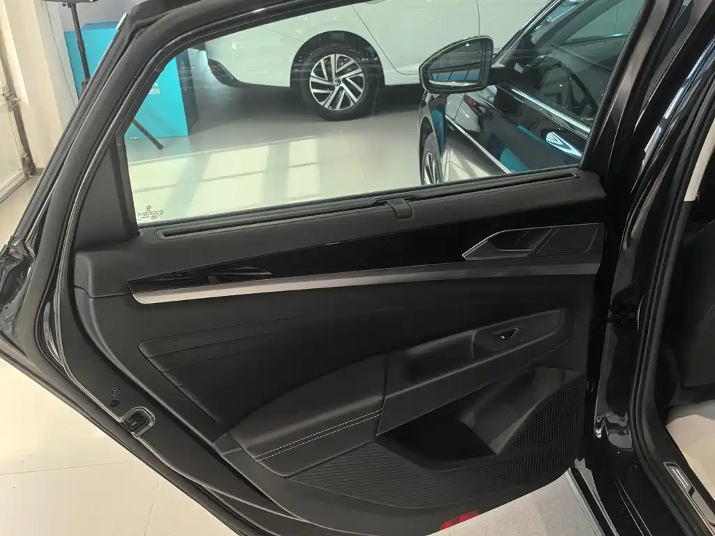 Volkswagen Passat — фото 8