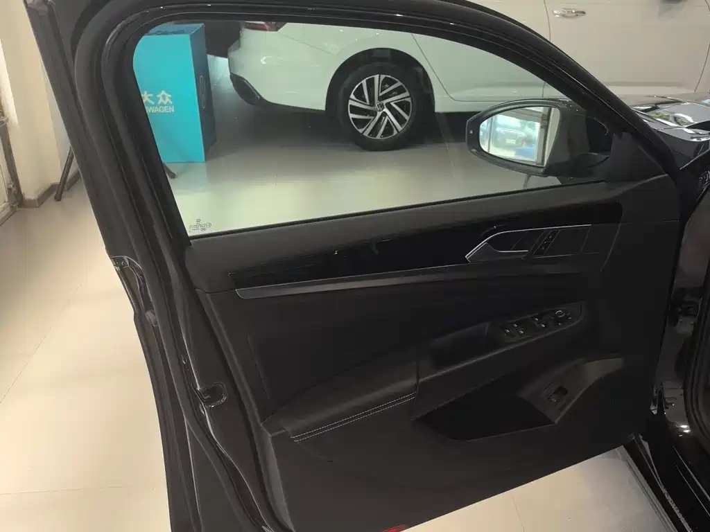 Volkswagen Passat — фото 9