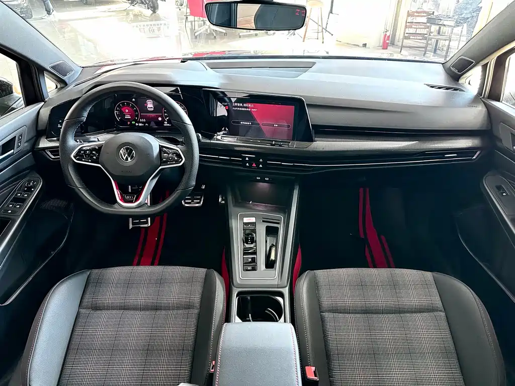 Volkswagen Golf GTI — фото 6