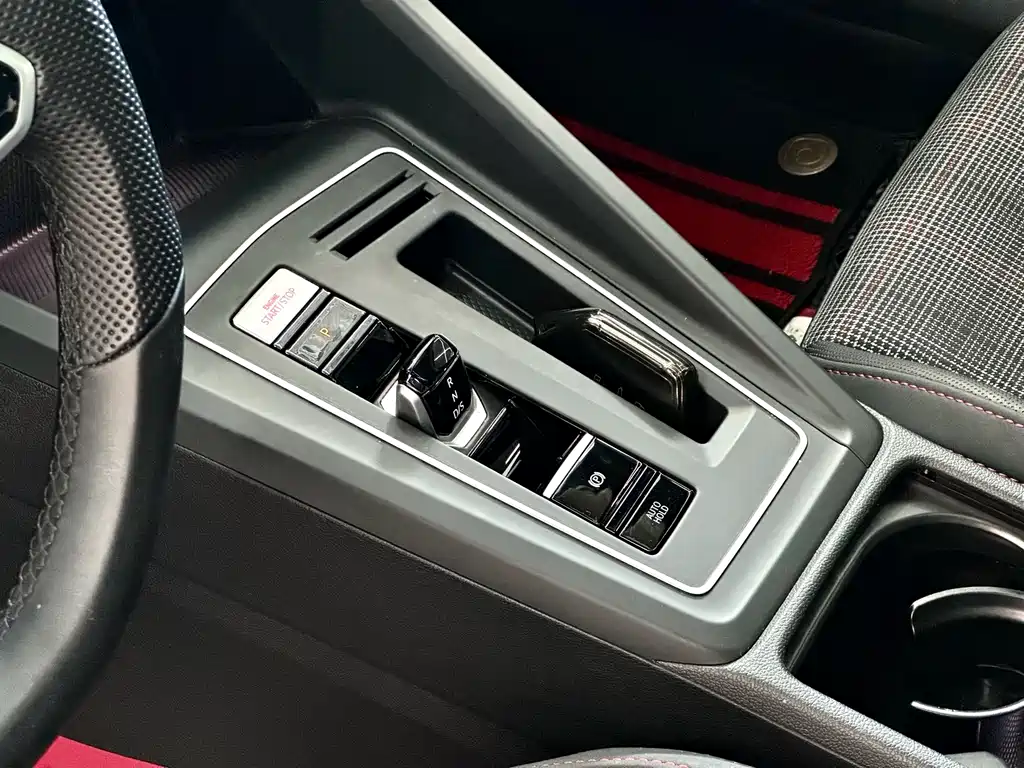 Volkswagen Golf GTI — фото 9