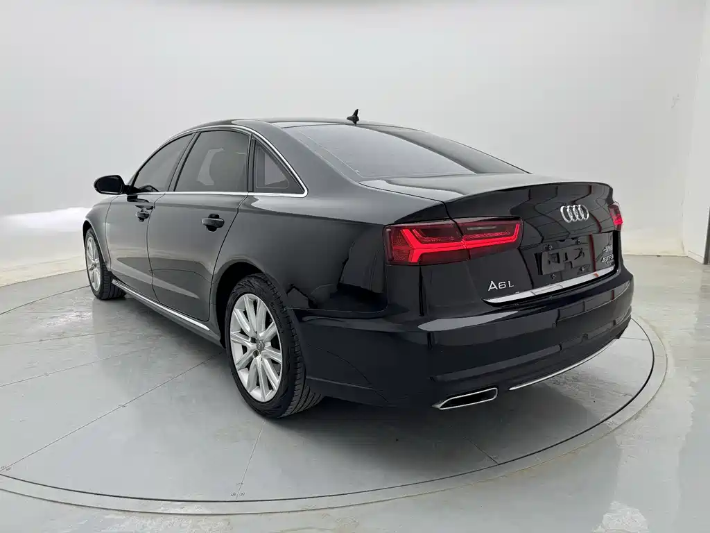 Audi A6L — фото 6