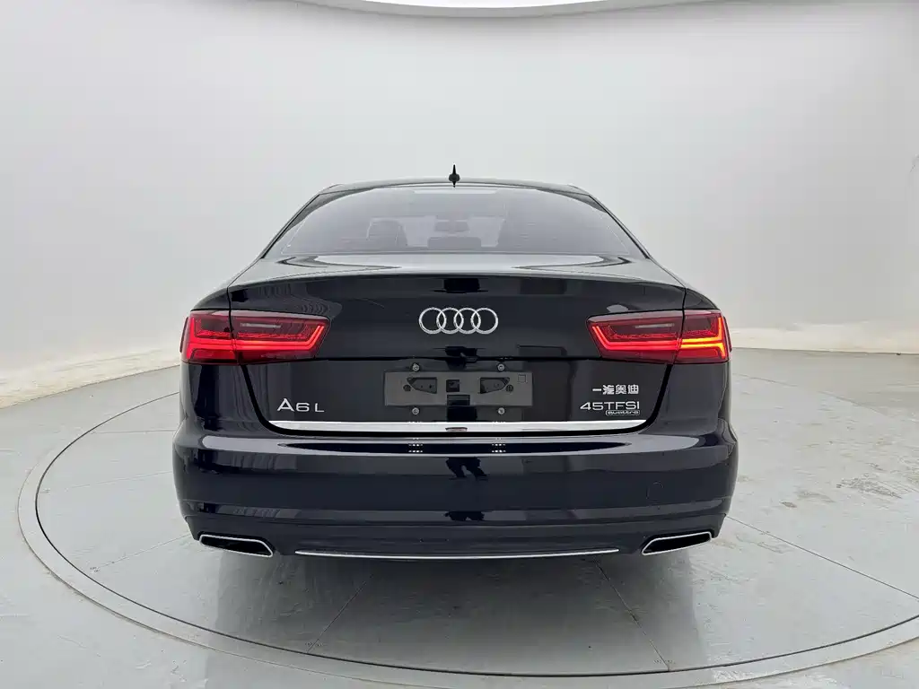 Audi A6L — фото 7